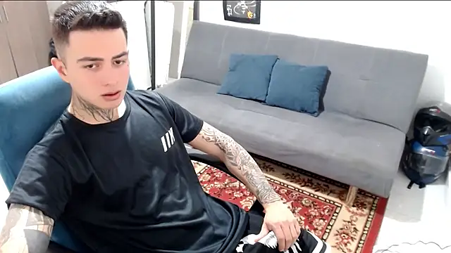 Snapshot of santii_ss chatting on 3, 12, 2025 santii ss online show from 3, 12, 2025