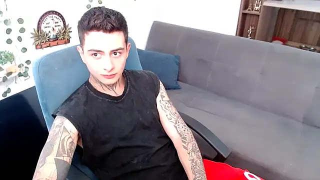 Snapshot of santii_ss chatting on 9, 3, 2026 santii ss online show from 9, 3, 2026