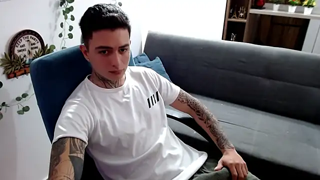 Snapshot of santii_ss chatting on 27, 3, 2026 santii ss online show from 27, 3, 2026