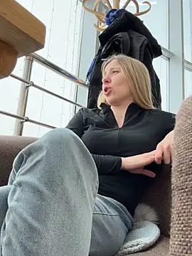 VintageBlue online show from 4, 3, 2026