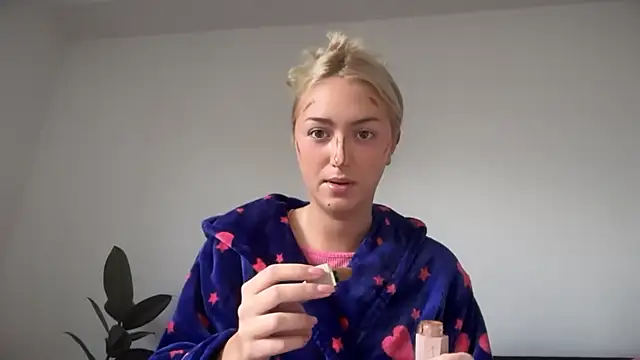 Kitty Swetty online show from 7, 10, 2025