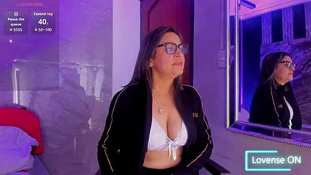 Snapshot of Agatha_Pleasure chatting on 25, 10, 2025 Agatha Pleasure online show from 25, 10, 2025