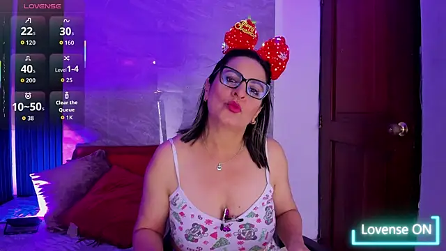 Snapshot of Agatha_Pleasure chatting on 18, 12, 2025 Agatha Pleasure online show from 18, 12, 2025