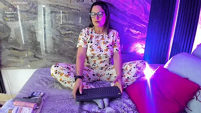 Snapshot of Agatha_Pleasure chatting on 7, 1, 2026 Agatha Pleasure online show from 7, 1, 2026