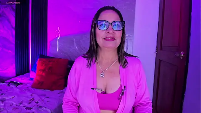 Snapshot of Agatha_Pleasure chatting on 5, 2, 2026 Agatha Pleasure online show from 5, 2, 2026