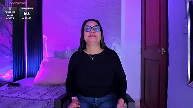Snapshot of Agatha_Pleasure chatting on 5, 3, 2026 Agatha Pleasure online show from 5, 3, 2026