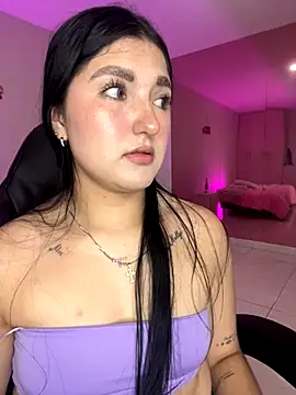 Snapshot of Celestee69 chatting on 17, 12, 2025 Celestee69 online show from 17, 12, 2025