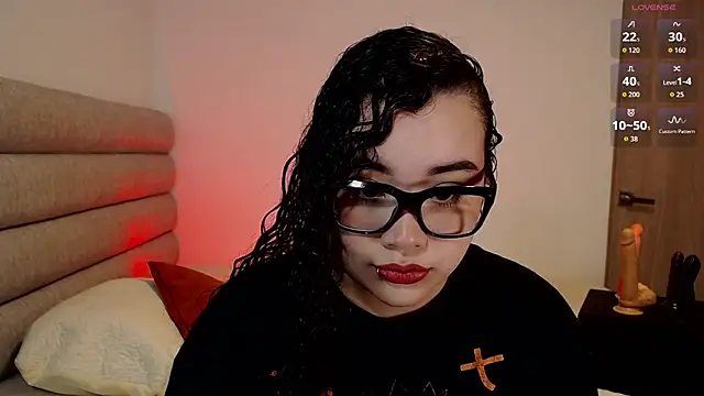 Snapshot of Tiffany-Giil chatting on 26, 9, 2025 Tiffany-Giil online show from 26, 9, 2025