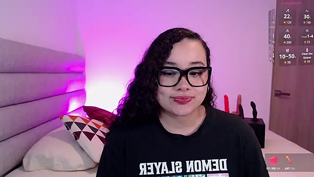 Snapshot of Tiffany-Giil chatting on 3, 10, 2025 Tiffany-Giil online show from 3, 10, 2025