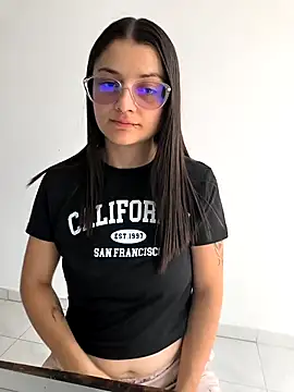 Coralinne   online show from 31, 3, 2026