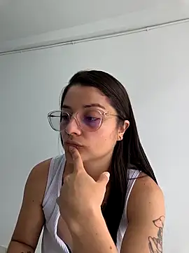 Coralinne   online show from 11, 4, 2026