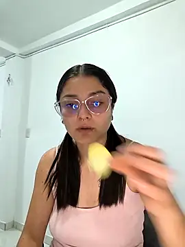 Coralinne   online show from 14, 4, 2026