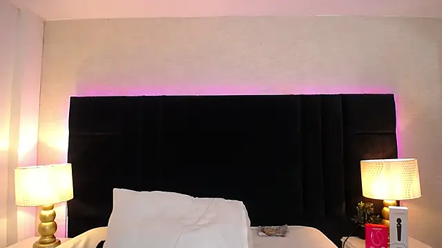 laila stilwiills online show from 6, 4, 2026