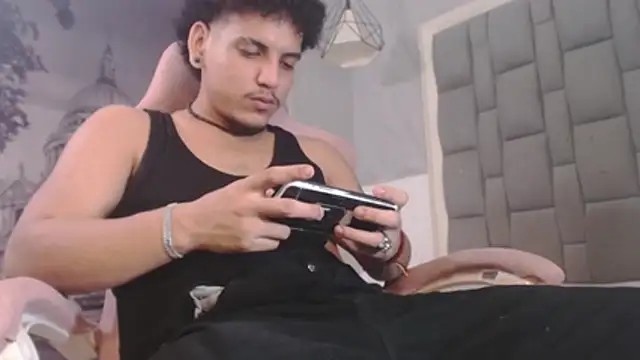 Xfire boy69 online show from 13, 1, 2026