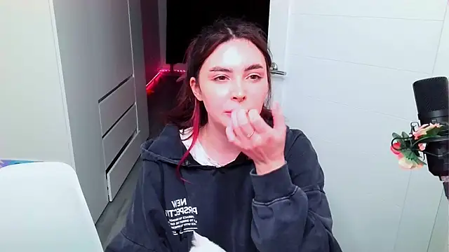 Snapshot of peachyness chatting on 7, 2, 2026 peachyness online show from 7, 2, 2026