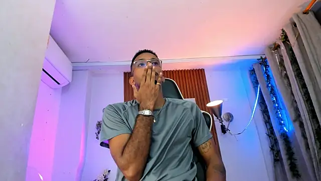 Darwin mayo online show from 24, 10, 2025