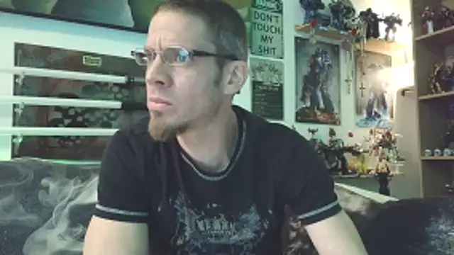 Snapshot of TomXXII chatting on 5, 1, 2026 TomXXII online show from 5, 1, 2026