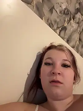 SweetTeenGirl online show from 19, 5, 2026