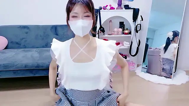 Snapshot of -Nyanko-chan- chatting on 23, 6, 2026 -Nyanko-chan- online show from 23, 6, 2026
