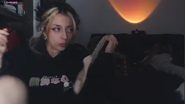 MiaBunnie online show from 16, 1, 2026