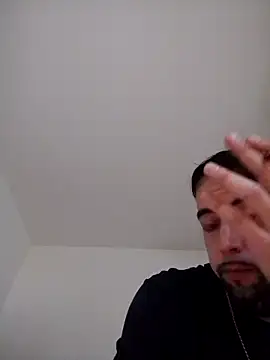 Snapshot of berto_acierto98 chatting on 14, 12, 2025 berto acierto98 online show from 14, 12, 2025
