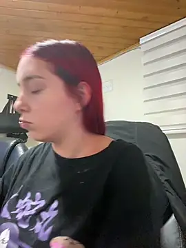 Snapshot of Karen18_boobs chatting on 15, 11, 2025 Karen18 boobs online show from 15, 11, 2025