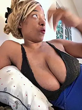 Snapshot of iriebusty chatting on 16, 4, 2026 iriebusty online show from 16, 4, 2026