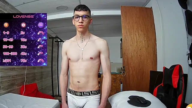 Snapshot of angelicious_ chatting on 2, 11, 2025 angelicious online show from 2, 11, 2025