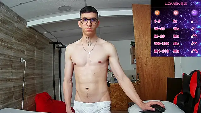 Snapshot of angelicious_ chatting on 7, 11, 2025 angelicious online show from 7, 11, 2025