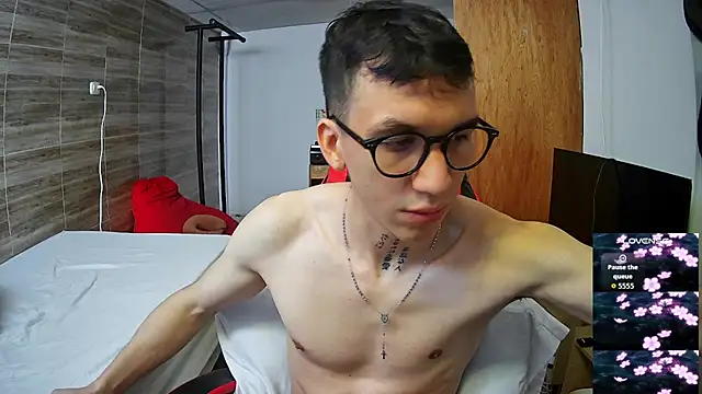 Snapshot of angelicious_ chatting on 14, 11, 2025 angelicious online show from 14, 11, 2025