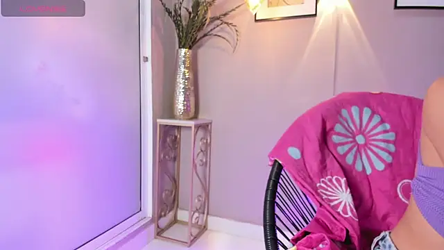 Snapshot of dulce_fiore07 chatting on 25, 9, 2025 dulce fiore07 online show from 25, 9, 2025