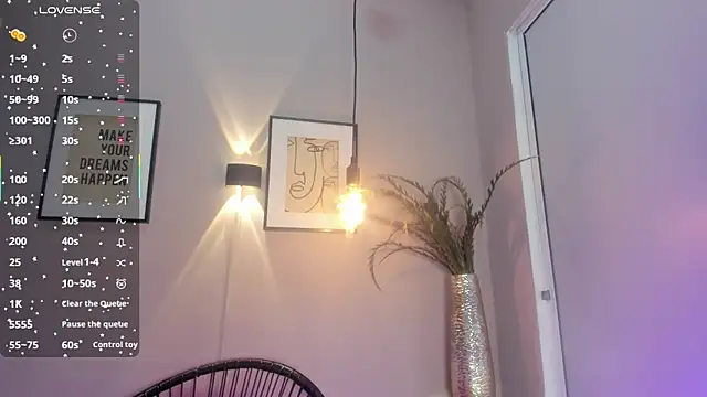 Snapshot of dulce_fiore07 chatting on 24, 10, 2025 dulce fiore07 online show from 24, 10, 2025