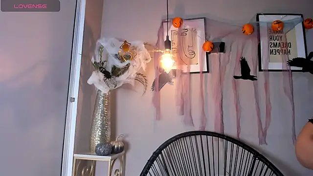 Snapshot of dulce_fiore07 chatting on 31, 10, 2025 dulce fiore07 online show from 31, 10, 2025