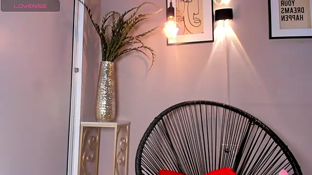 Snapshot of dulce_fiore07 chatting on 5, 11, 2025 dulce fiore07 online show from 5, 11, 2025