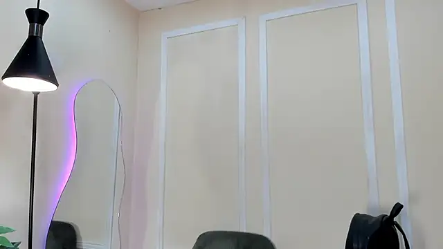 Snapshot of dulce_fiore07 chatting on 2, 12, 2025 dulce fiore07 online show from 2, 12, 2025