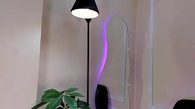 Snapshot of dulce_fiore07 chatting on 3, 12, 2025 dulce fiore07 online show from 3, 12, 2025