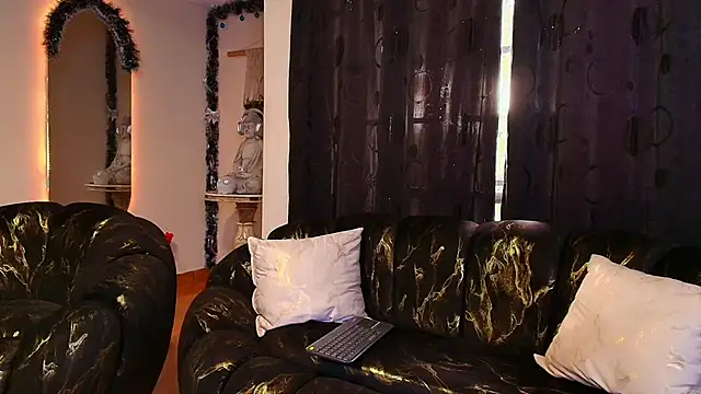 Sophie Janner online show from 13, 11, 2025