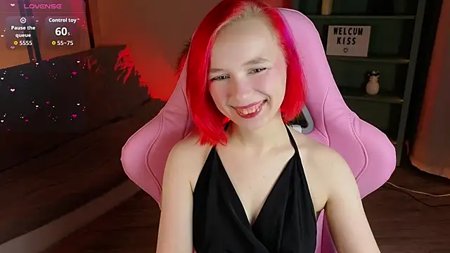 NaomiYoru online show from 26, 11, 2025