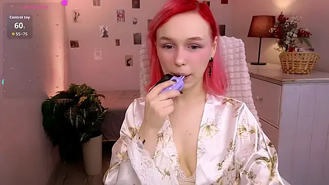 NaomiYoru online show from 4, 4, 2026