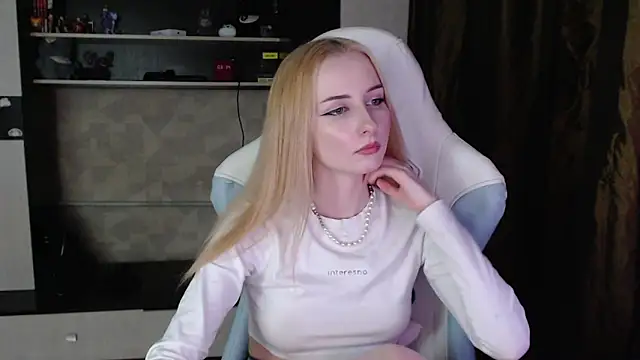 Cutti Crystal online show from 23, 3, 2026