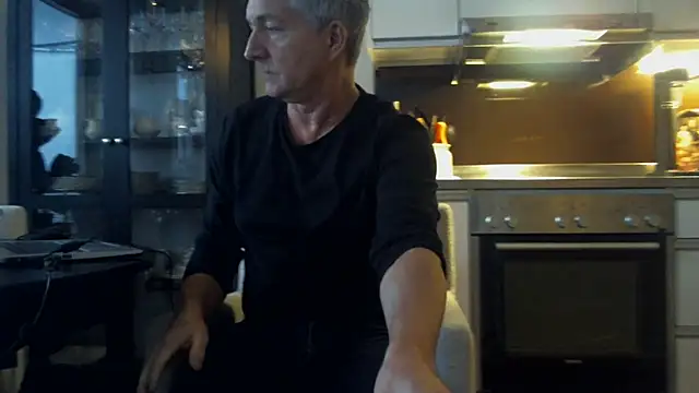 Snapshot of Swegay12-Exhi chatting on 6, 1, 2026 Swegay12-Exhi online show from 6, 1, 2026