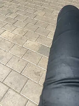 Snapshot of kamo012000 chatting on 9, 9, 2025 kamo012000 online show from 9, 9, 2025