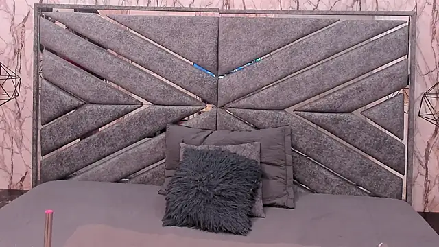 SASHA BROWNIE   online show from 9, 1, 2026