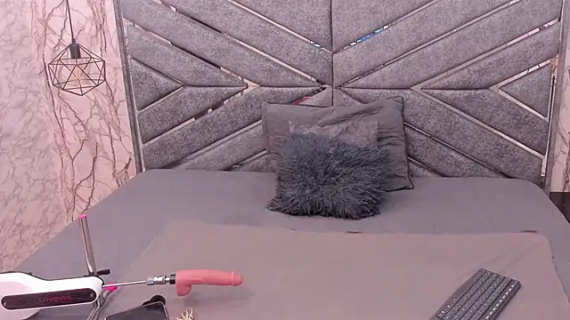 SASHA BROWNIE   online show from 19, 3, 2026