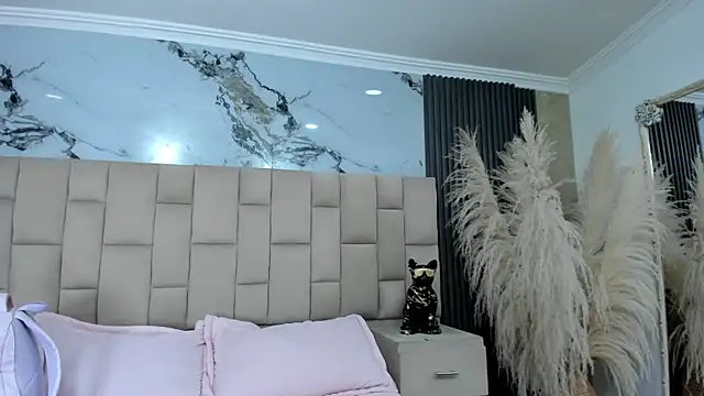 Snapshot of cloesummerr_ chatting on 18, 4, 2026 cloesummerr online show from 18, 4, 2026