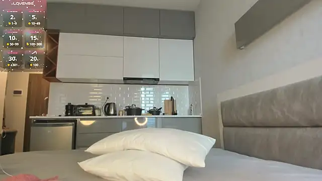 Clarity Yumi online show from 10, 9, 2025