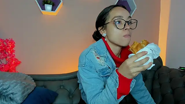 Dafne Mel online show from 4, 10, 2025