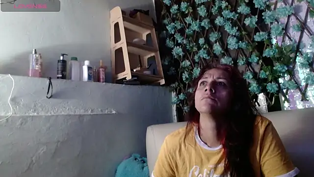 Snapshot of darling_hott chatting on 9, 7, 2026 darling hott online show from 9, 7, 2026