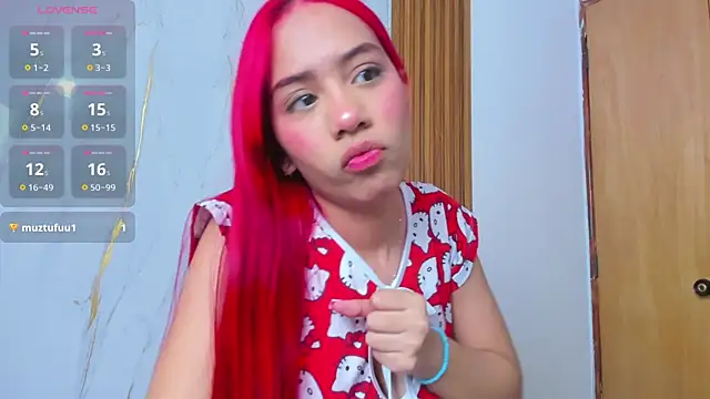 Daphnethomas online show from 15, 10, 2025