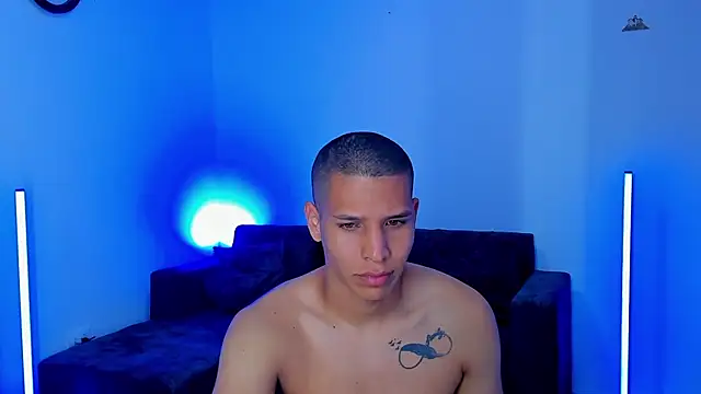 Snapshot of Latin_Boyss_ chatting on 5, 10, 2025 Latin Boyss  online show from 5, 10, 2025